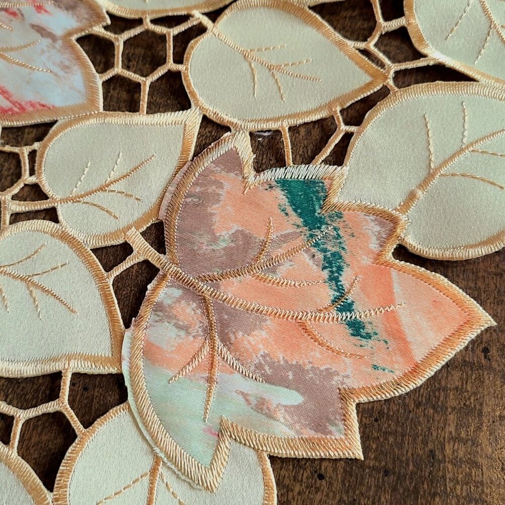 Autumn Fall Leaves 23" Round Table Runner - Picture 2 of 5